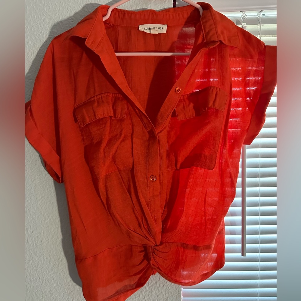 Orange semi crop shirt ; size Medium ; never worn, brand new :))